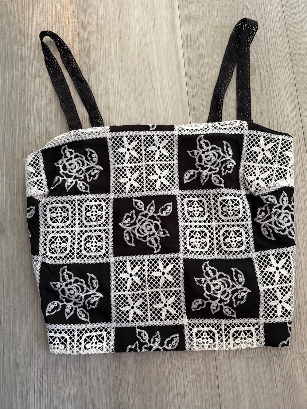 NEW The Workshop Floral Embroidered Checkered Lace Spaghetti Strap Top – Small - Picture 5 of 8